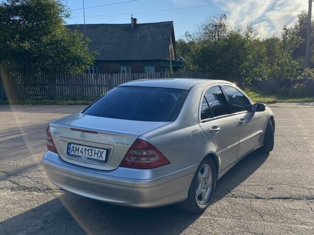 Сірий Мерседес 200, об'ємом двигуна 2 л та пробігом 362 тис. км за 3800 $, фото 3 на Automoto.ua