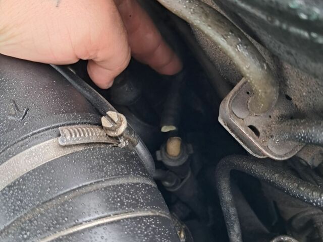 Серый Мерседес 200, объемом двигателя 2 л и пробегом 241 тыс. км за 2000 $, фото 4 на Automoto.ua