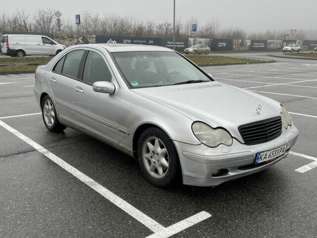 Серый Мерседес 200, объемом двигателя 2 л и пробегом 284 тыс. км за 3700 $, фото 1 на Automoto.ua