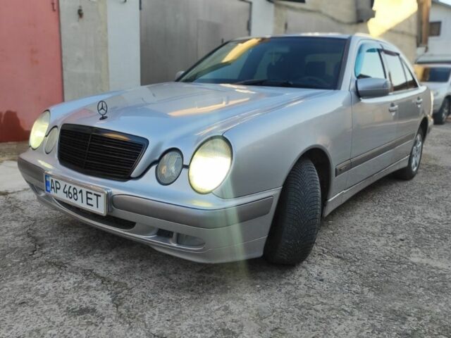 Серый Мерседес 200, объемом двигателя 2 л и пробегом 389 тыс. км за 4000 $, фото 2 на Automoto.ua