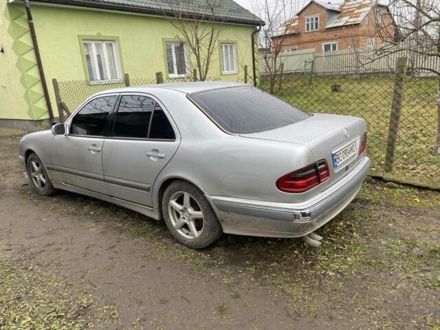 Серый Мерседес 200, объемом двигателя 2 л и пробегом 380 тыс. км за 4700 $, фото 10 на Automoto.ua