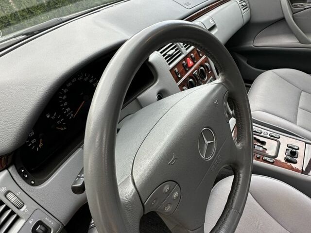 Серый Мерседес 200, объемом двигателя 0 л и пробегом 88 тыс. км за 10500 $, фото 5 на Automoto.ua