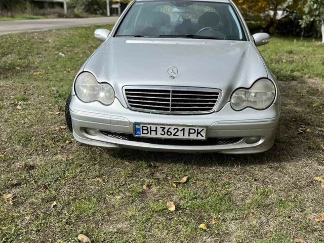 Серый Мерседес 200, объемом двигателя 0 л и пробегом 260 тыс. км за 3999 $, фото 7 на Automoto.ua