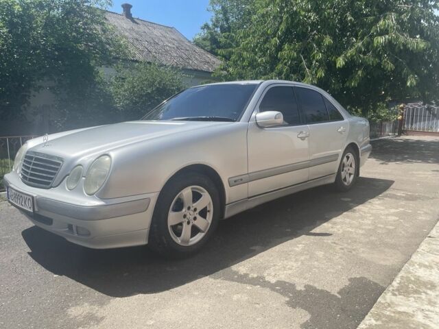 Сірий Мерседес 200, об'ємом двигуна 2 л та пробігом 400 тис. км за 3900 $, фото 2 на Automoto.ua