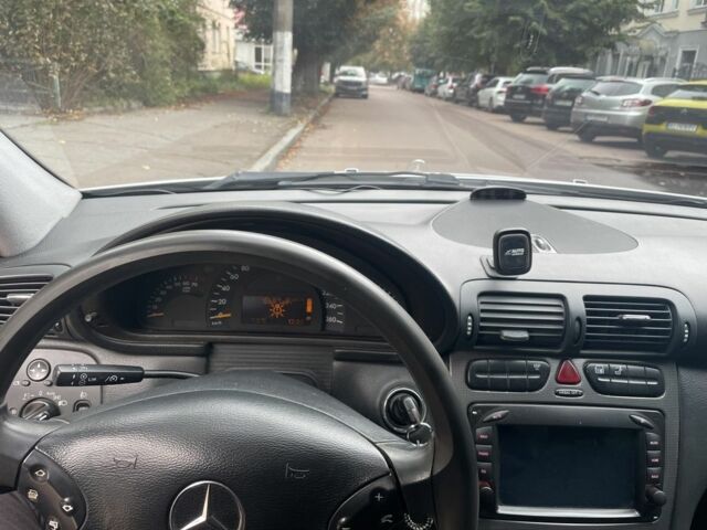 Сірий Мерседес 200, об'ємом двигуна 2 л та пробігом 300 тис. км за 3900 $, фото 11 на Automoto.ua