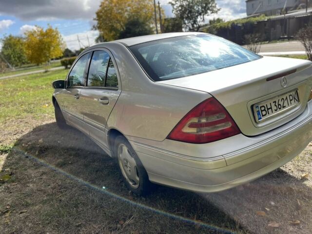 Серый Мерседес 200, объемом двигателя 0 л и пробегом 260 тыс. км за 3999 $, фото 9 на Automoto.ua