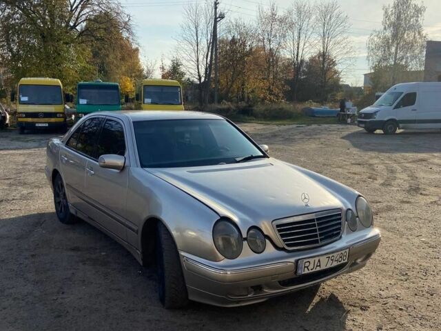 Серый Мерседес 200, объемом двигателя 3.2 л и пробегом 400 тыс. км за 1950 $, фото 2 на Automoto.ua