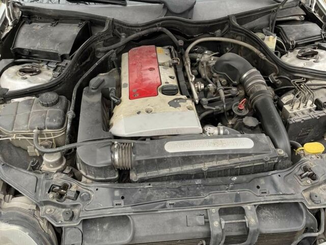 Серый Мерседес 200, объемом двигателя 0 л и пробегом 260 тыс. км за 3999 $, фото 1 на Automoto.ua