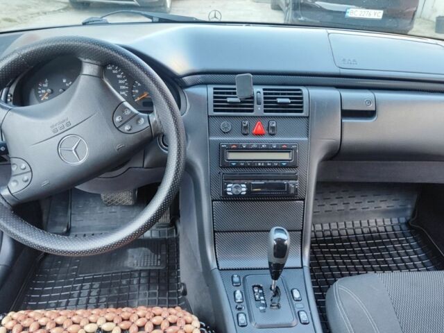 Серый Мерседес 200, объемом двигателя 2 л и пробегом 389 тыс. км за 4000 $, фото 6 на Automoto.ua