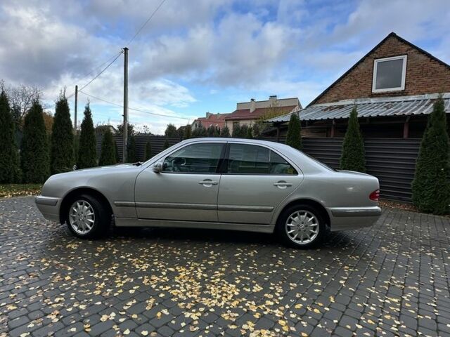 Серый Мерседес 200, объемом двигателя 0 л и пробегом 88 тыс. км за 10500 $, фото 2 на Automoto.ua