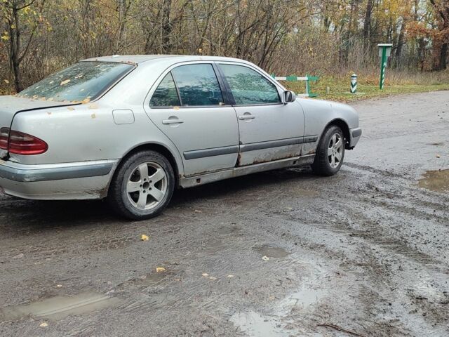 Сірий Мерседес 200, об'ємом двигуна 0 л та пробігом 500 тис. км за 1400 $, фото 3 на Automoto.ua