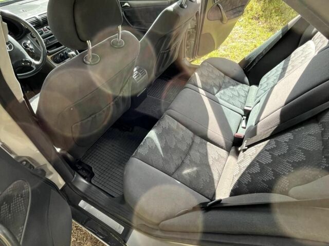 Серый Мерседес 200, объемом двигателя 0 л и пробегом 260 тыс. км за 3999 $, фото 13 на Automoto.ua