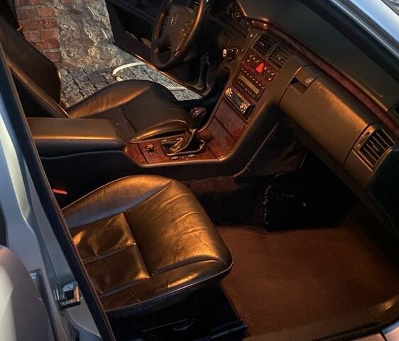 Сірий Мерседес 200, об'ємом двигуна 2 л та пробігом 440 тис. км за 5200 $, фото 10 на Automoto.ua