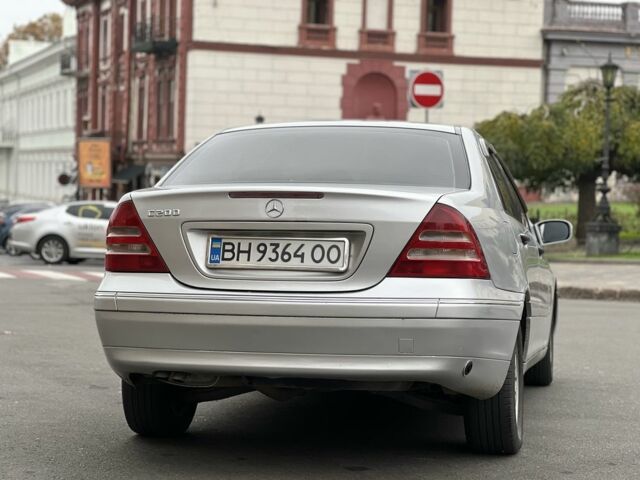 Сірий Мерседес 200, об'ємом двигуна 2 л та пробігом 200 тис. км за 3800 $, фото 9 на Automoto.ua