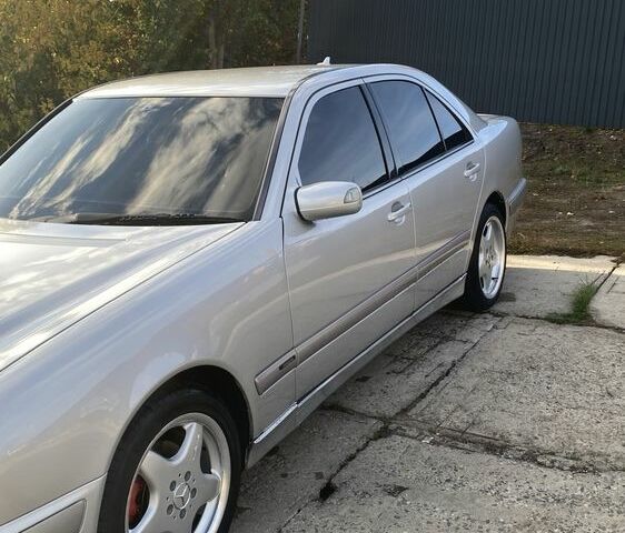 Сірий Мерседес 200, об'ємом двигуна 2 л та пробігом 440 тис. км за 5200 $, фото 3 на Automoto.ua