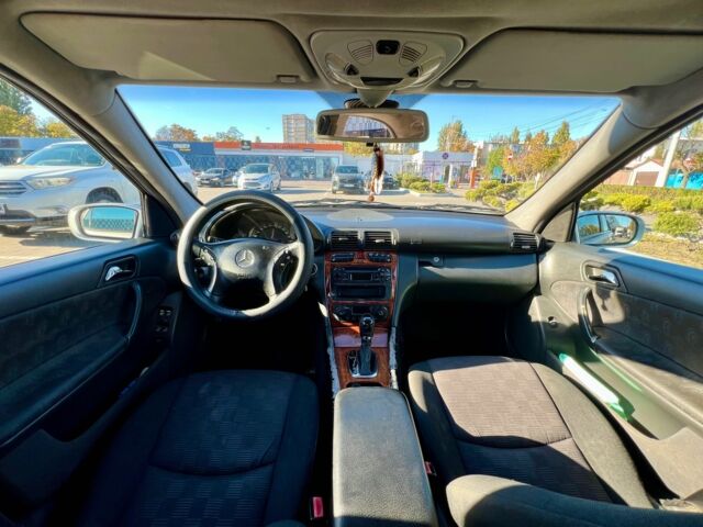 Серый Мерседес 200, объемом двигателя 2 л и пробегом 440 тыс. км за 3500 $, фото 11 на Automoto.ua