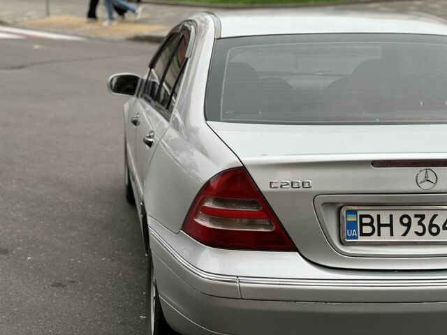 Сірий Мерседес 200, об'ємом двигуна 2 л та пробігом 200 тис. км за 3800 $, фото 11 на Automoto.ua