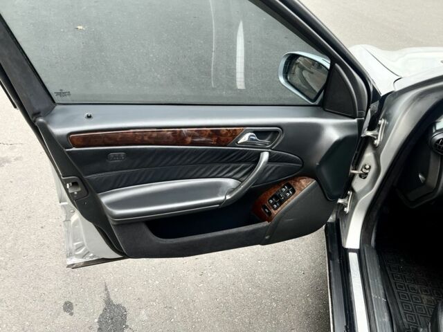 Сірий Мерседес 200, об'ємом двигуна 2 л та пробігом 200 тис. км за 3800 $, фото 15 на Automoto.ua