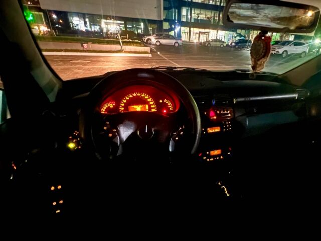 Серый Мерседес 200, объемом двигателя 2 л и пробегом 440 тыс. км за 3500 $, фото 13 на Automoto.ua