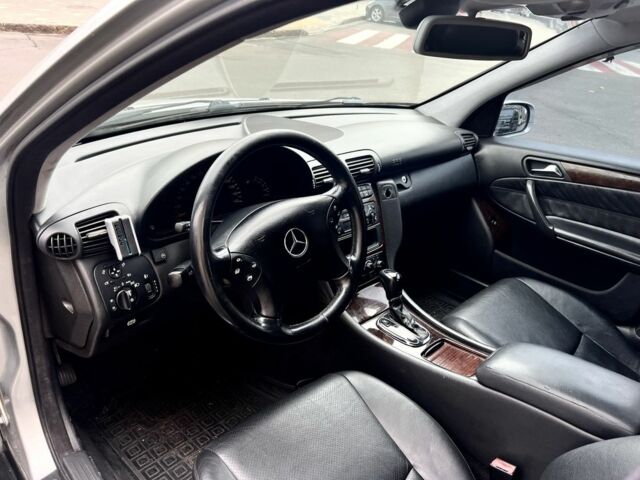 Сірий Мерседес 200, об'ємом двигуна 2 л та пробігом 200 тис. км за 3800 $, фото 16 на Automoto.ua