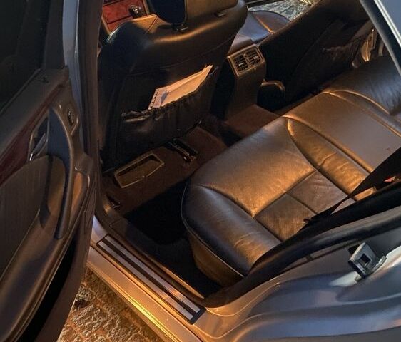 Сірий Мерседес 200, об'ємом двигуна 2 л та пробігом 440 тис. км за 5200 $, фото 7 на Automoto.ua