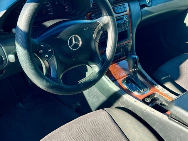 Серый Мерседес 200, объемом двигателя 2 л и пробегом 440 тыс. км за 3500 $, фото 10 на Automoto.ua