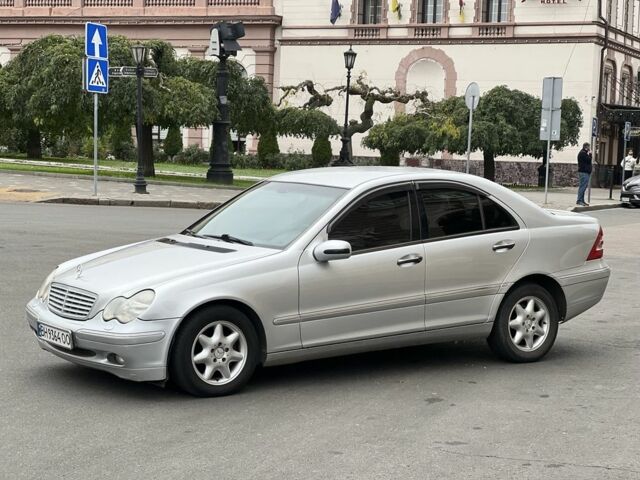 Сірий Мерседес 200, об'ємом двигуна 2 л та пробігом 200 тис. км за 3800 $, фото 14 на Automoto.ua