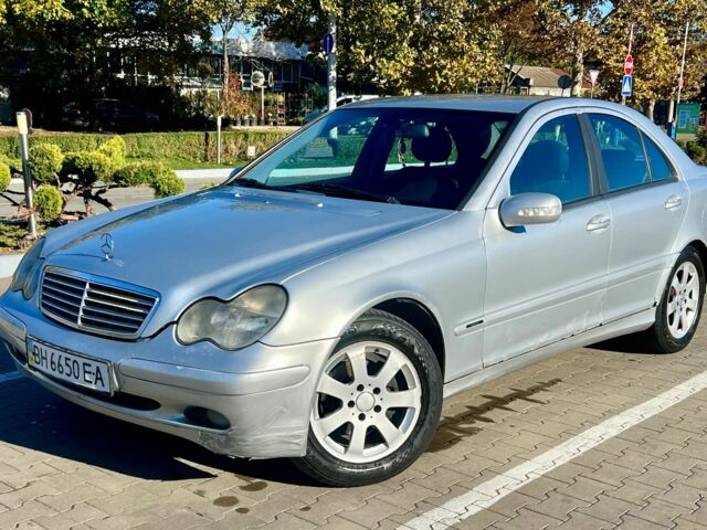 Серый Мерседес 200, объемом двигателя 2 л и пробегом 440 тыс. км за 3500 $, фото 1 на Automoto.ua