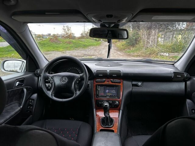 Серый Мерседес 200, объемом двигателя 2 л и пробегом 343 тыс. км за 4700 $, фото 9 на Automoto.ua