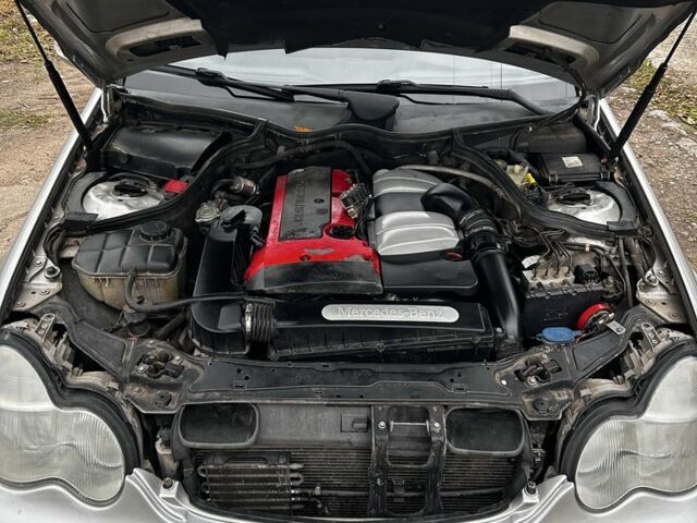 Серый Мерседес 200, объемом двигателя 2 л и пробегом 343 тыс. км за 4700 $, фото 14 на Automoto.ua