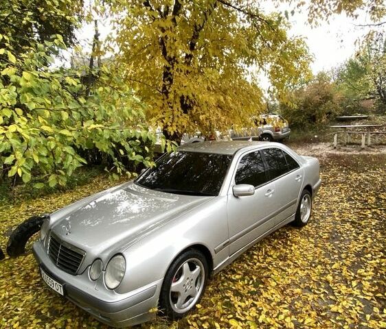 Сірий Мерседес 200, об'ємом двигуна 2 л та пробігом 440 тис. км за 5200 $, фото 5 на Automoto.ua