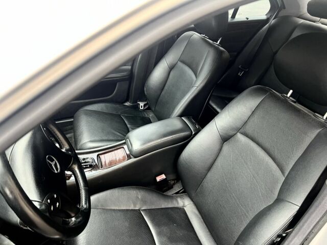 Сірий Мерседес 200, об'ємом двигуна 2 л та пробігом 200 тис. км за 3800 $, фото 17 на Automoto.ua