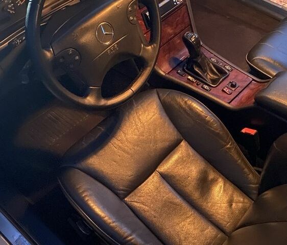 Сірий Мерседес 200, об'ємом двигуна 2 л та пробігом 440 тис. км за 5200 $, фото 6 на Automoto.ua