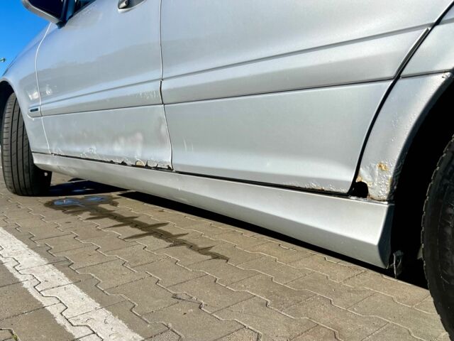 Серый Мерседес 200, объемом двигателя 2 л и пробегом 440 тыс. км за 3500 $, фото 6 на Automoto.ua