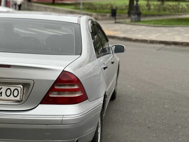 Сірий Мерседес 200, об'ємом двигуна 2 л та пробігом 200 тис. км за 3800 $, фото 10 на Automoto.ua