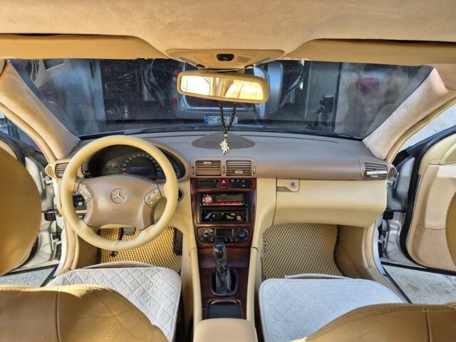 Сірий Мерседес 200, об'ємом двигуна 2 л та пробігом 230 тис. км за 4200 $, фото 6 на Automoto.ua