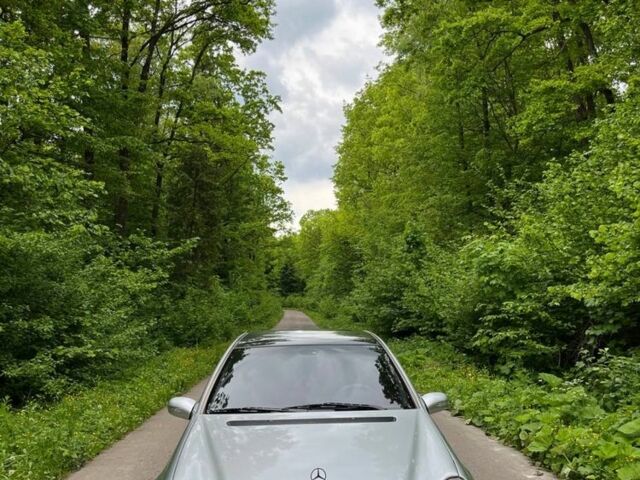 Сірий Мерседес 200, об'ємом двигуна 2 л та пробігом 230 тис. км за 4200 $, фото 1 на Automoto.ua