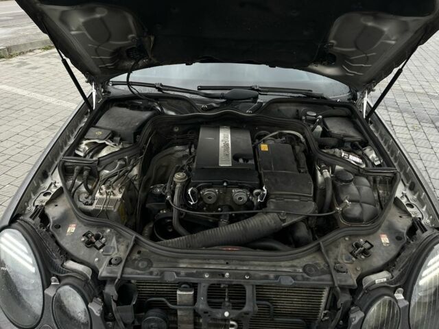 Серый Мерседес 200, объемом двигателя 1.8 л и пробегом 400 тыс. км за 6300 $, фото 5 на Automoto.ua