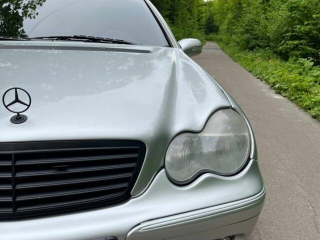 Сірий Мерседес 200, об'ємом двигуна 2 л та пробігом 230 тис. км за 4200 $, фото 5 на Automoto.ua