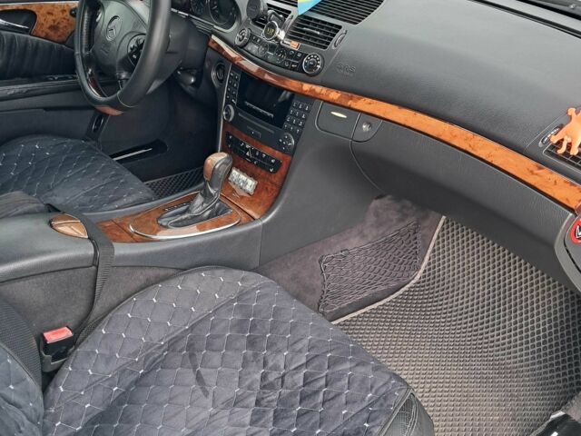 Серый Мерседес 200, объемом двигателя 2 л и пробегом 336 тыс. км за 7000 $, фото 1 на Automoto.ua