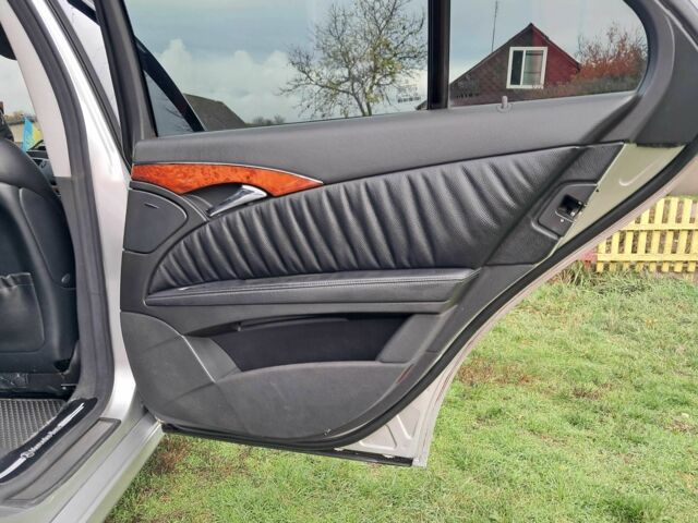 Серый Мерседес 200, объемом двигателя 2 л и пробегом 336 тыс. км за 7000 $, фото 8 на Automoto.ua