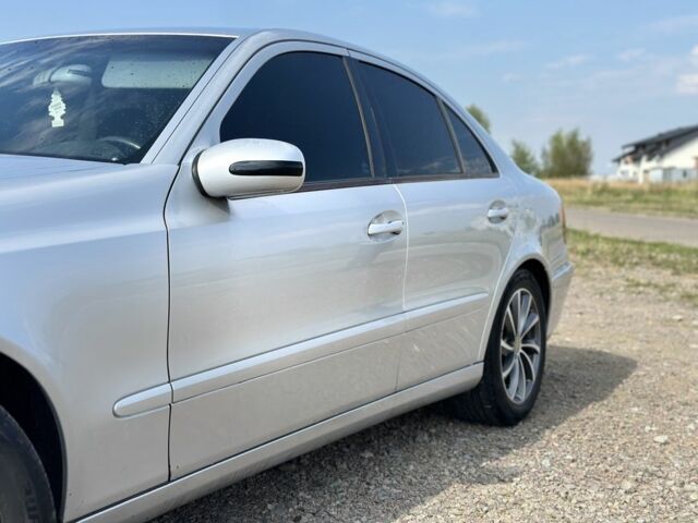 Серый Мерседес 200, объемом двигателя 2.2 л и пробегом 307 тыс. км за 3950 $, фото 17 на Automoto.ua