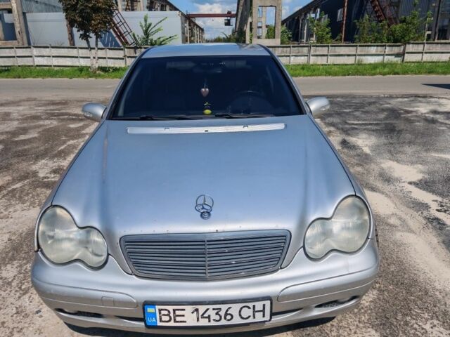 Серый Мерседес 200, объемом двигателя 1.8 л и пробегом 363 тыс. км за 3700 $, фото 15 на Automoto.ua