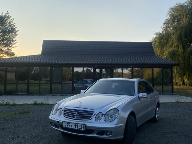 Серый Мерседес 200, объемом двигателя 1.8 л и пробегом 230 тыс. км за 4700 $, фото 1 на Automoto.ua