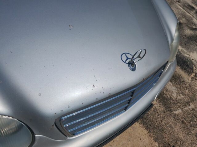 Серый Мерседес 200, объемом двигателя 1.8 л и пробегом 363 тыс. км за 3700 $, фото 11 на Automoto.ua