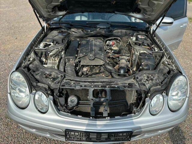 Серый Мерседес 200, объемом двигателя 2 л и пробегом 309 тыс. км за 2999 $, фото 7 на Automoto.ua