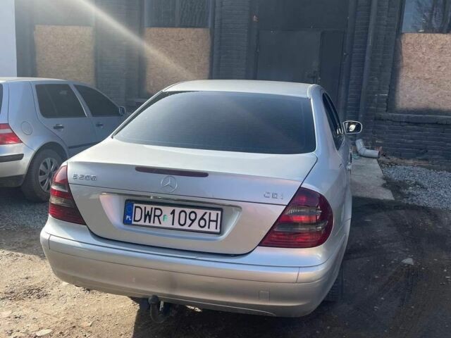 Серый Мерседес 200, объемом двигателя 2 л и пробегом 309 тыс. км за 2999 $, фото 3 на Automoto.ua