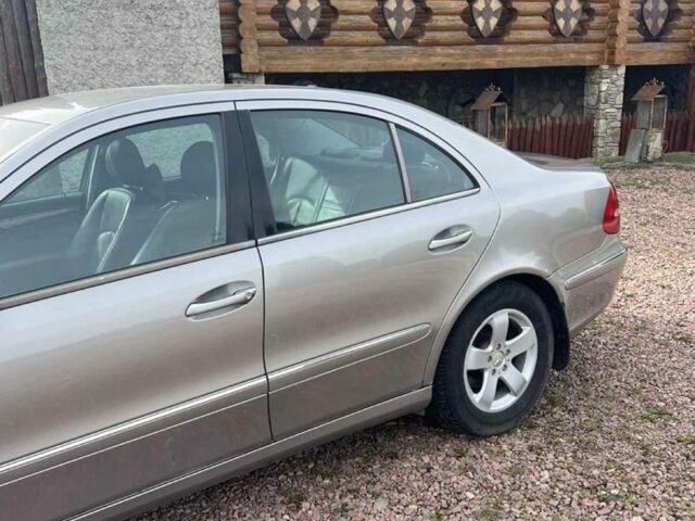 Серый Мерседес 200, объемом двигателя 2 л и пробегом 357 тыс. км за 4600 $, фото 3 на Automoto.ua