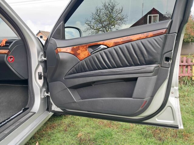 Серый Мерседес 200, объемом двигателя 2 л и пробегом 336 тыс. км за 7000 $, фото 2 на Automoto.ua