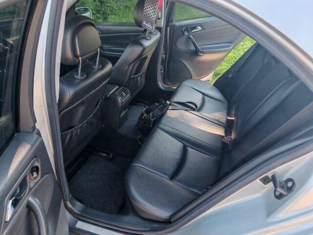 Серый Мерседес 200, объемом двигателя 1.8 л и пробегом 363 тыс. км за 3700 $, фото 6 на Automoto.ua